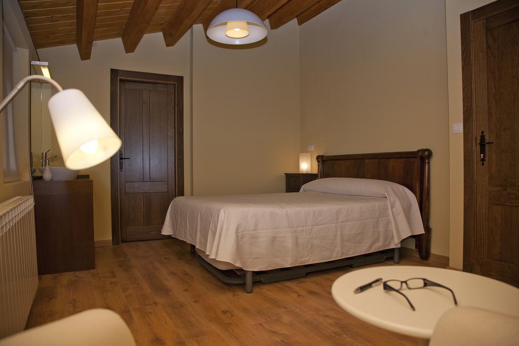 Готель La Casona De La Mesta Almajano Номер фото
